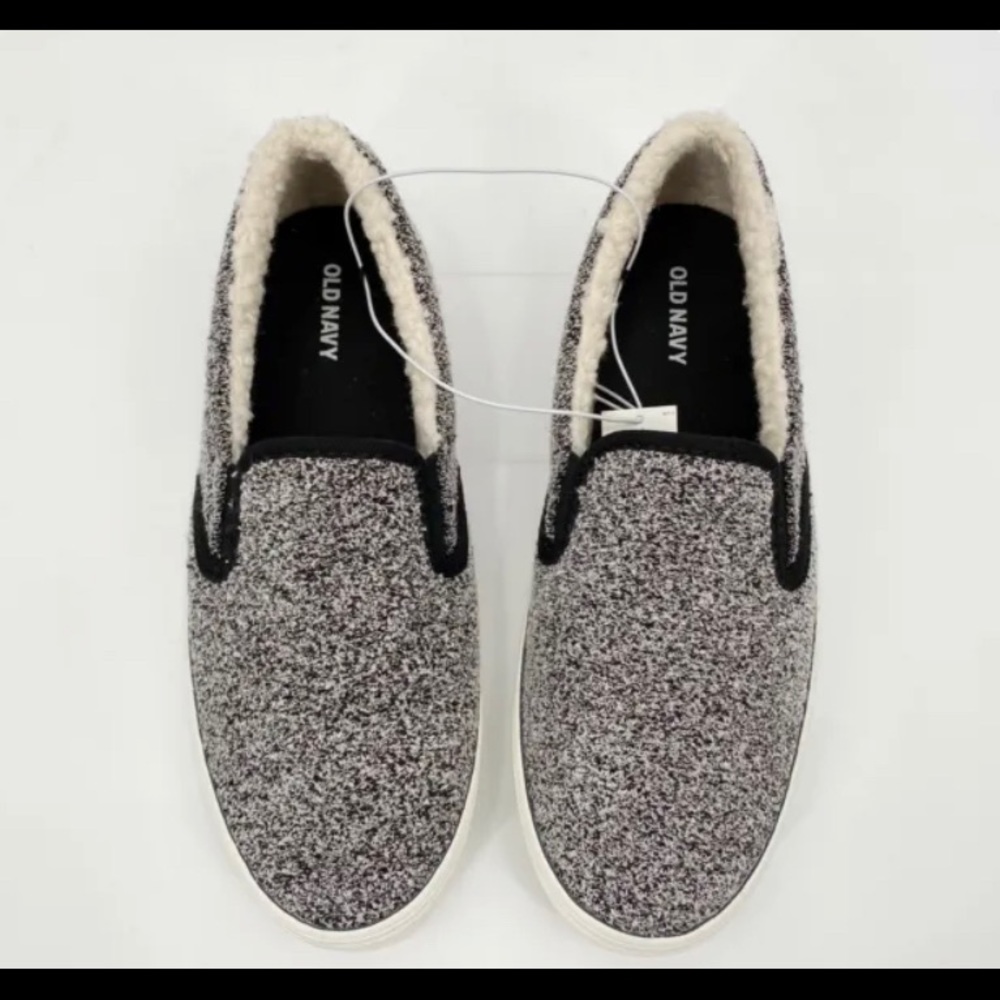 Old Navy Black/Gray Canvas Faux Sherpa Lined Sneakers NWT